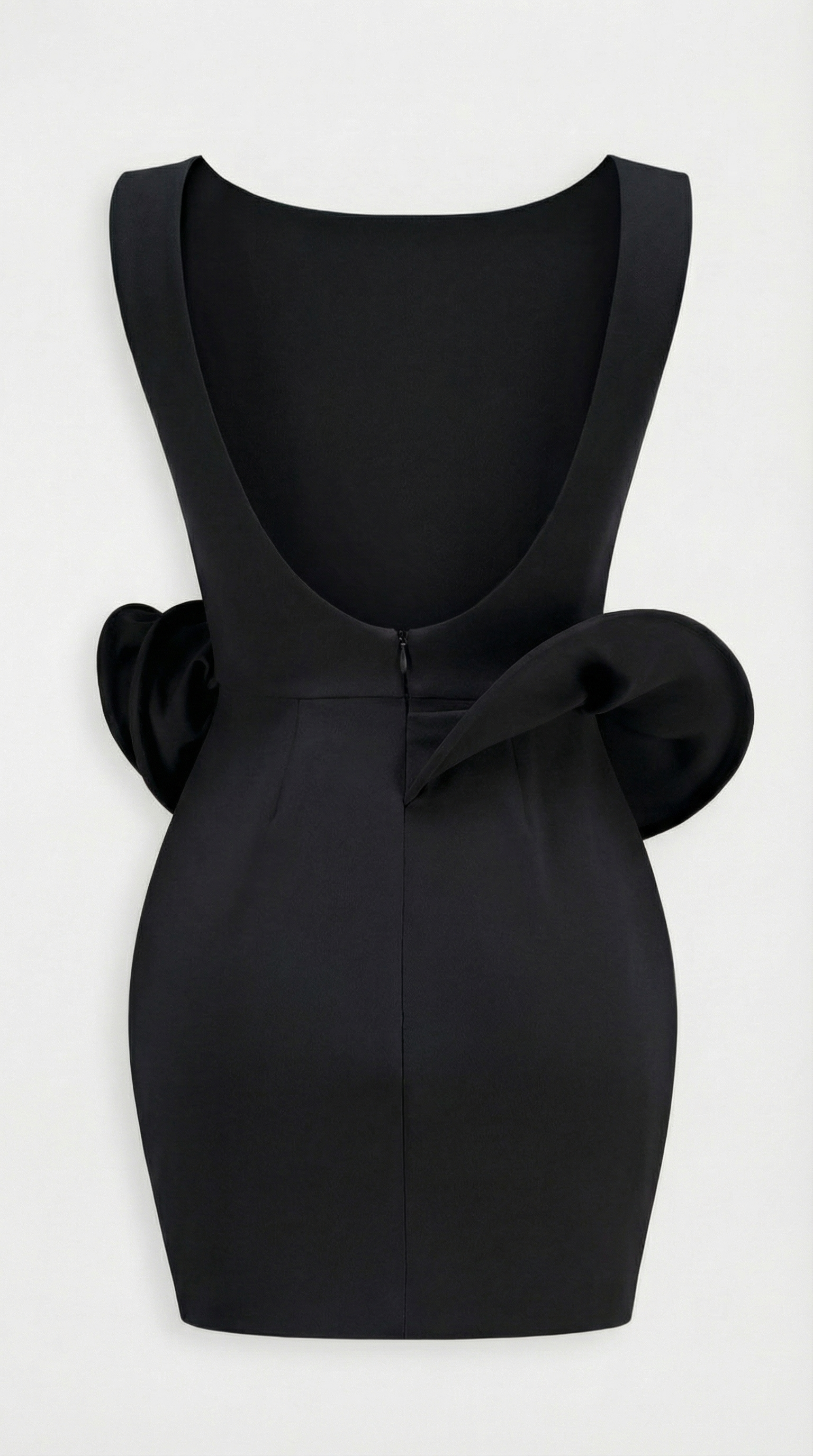 Lumina - Vestido negro sin espalda con magnífico acento rosa