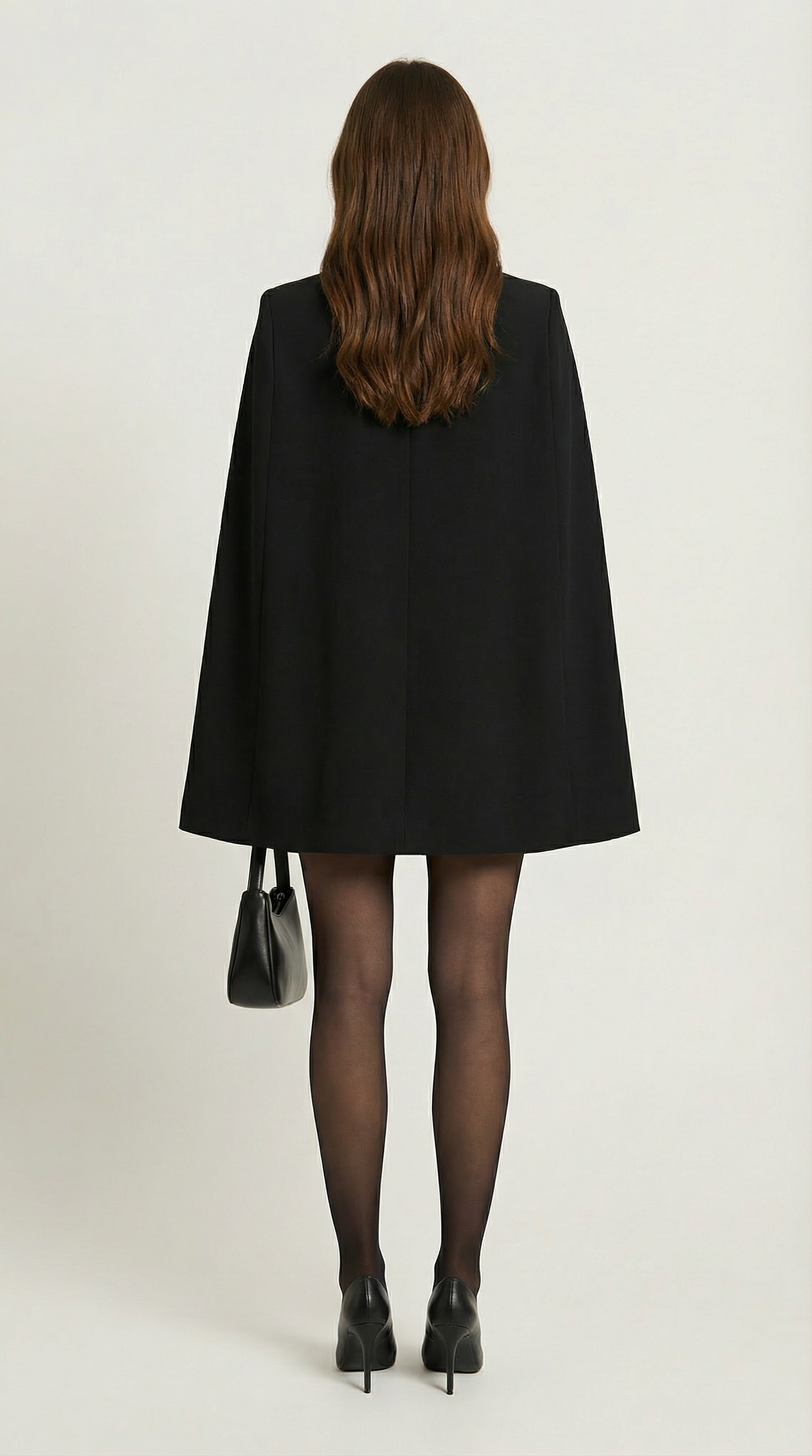 Larienne - Vestido de capa con cuello en V profundo y botón de declaración negro