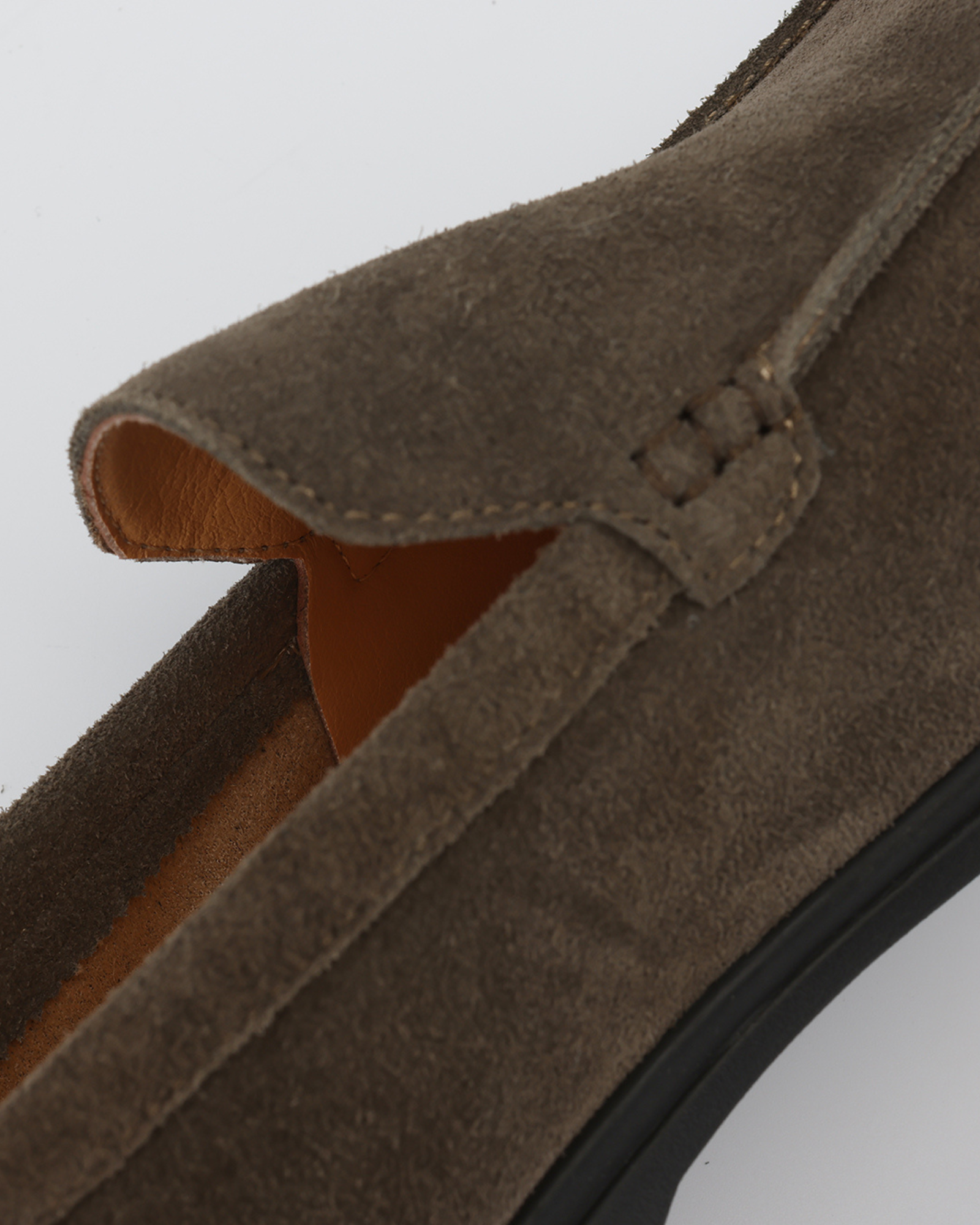 Premium Suede Loafers - Soles Negros