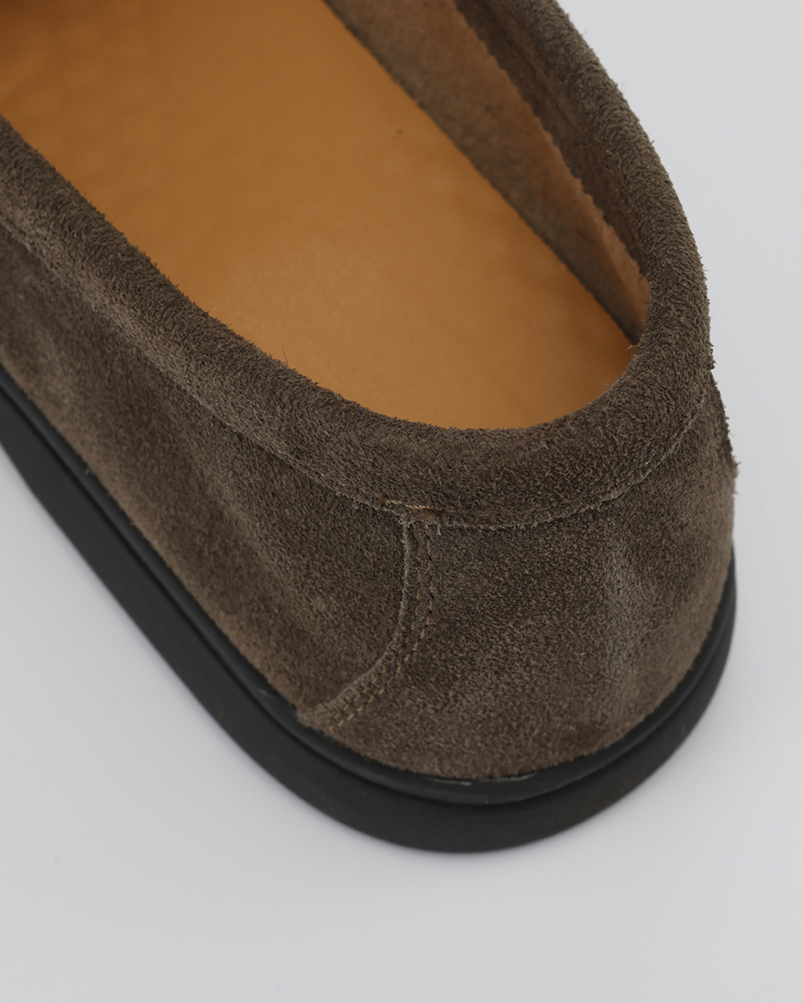 Premium Suede Loafers - Soles Negros