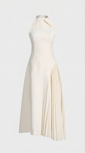 OTA - VESTIDO MIDI PLISADO CON CUELLO HALTER Y DETALLE DE ABERTURA