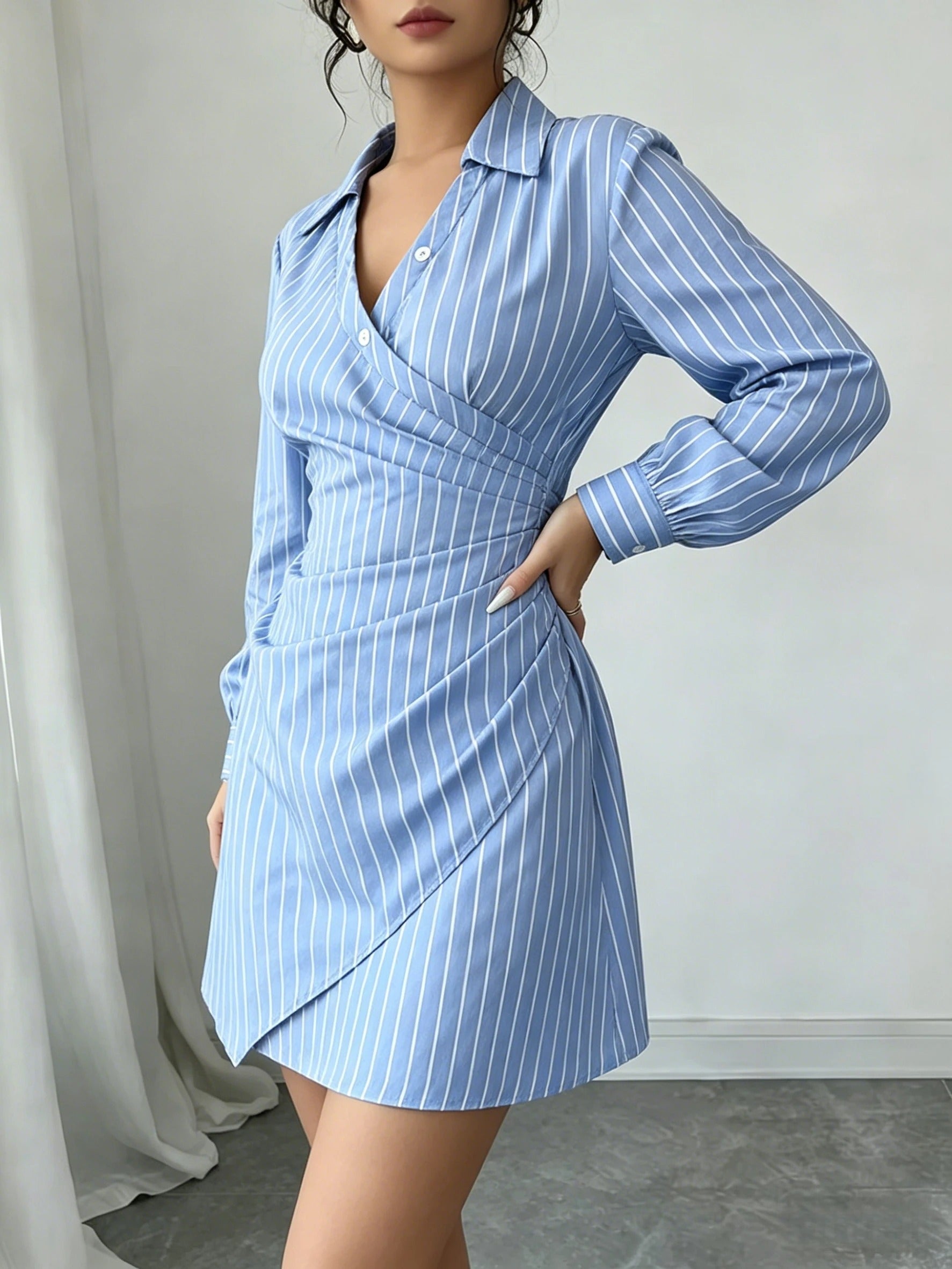 Zephyra Vestido Mini Envuelto a Rayas